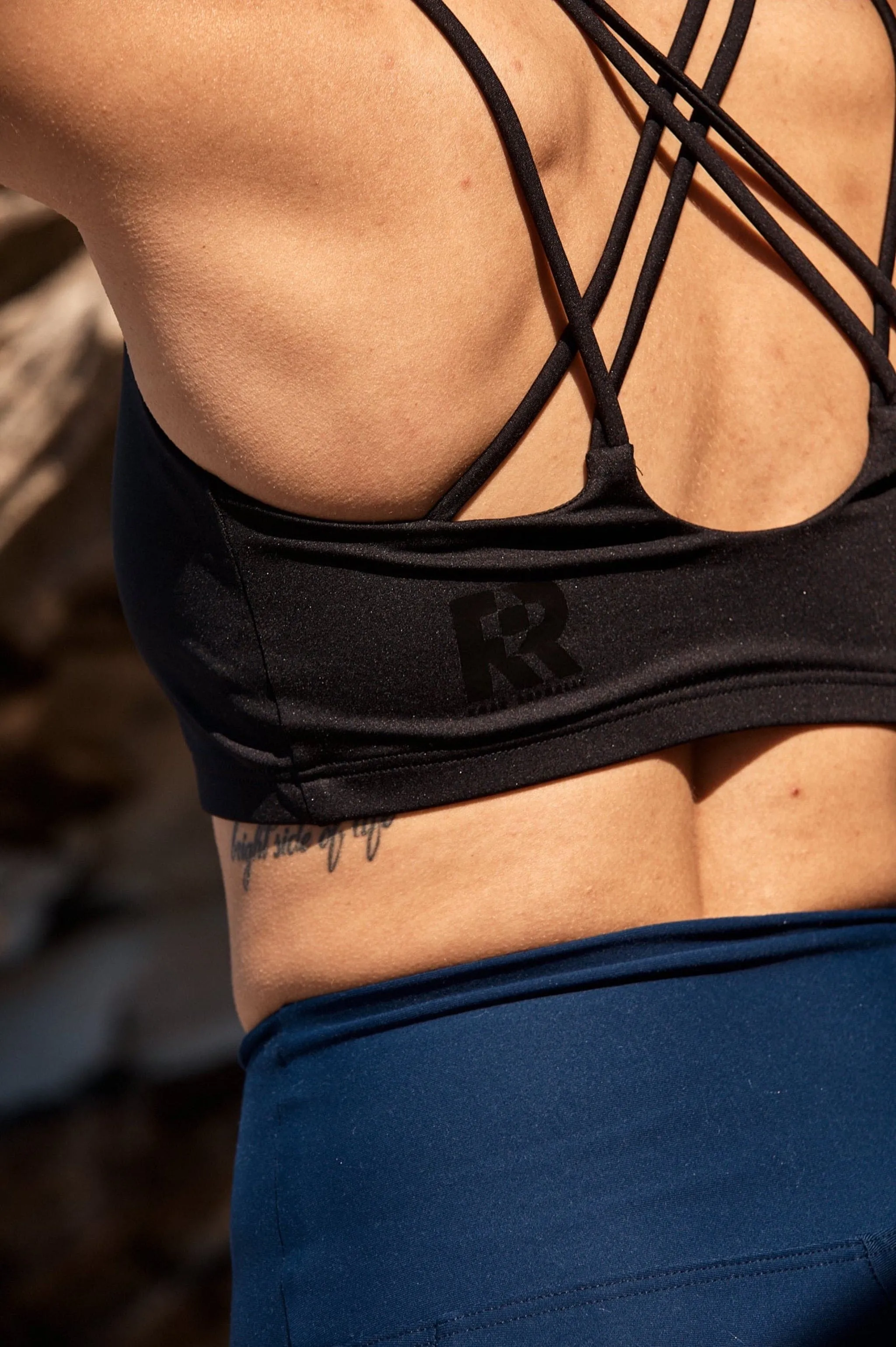 GIGI BLACK CROSS BACK SPORTS BRA