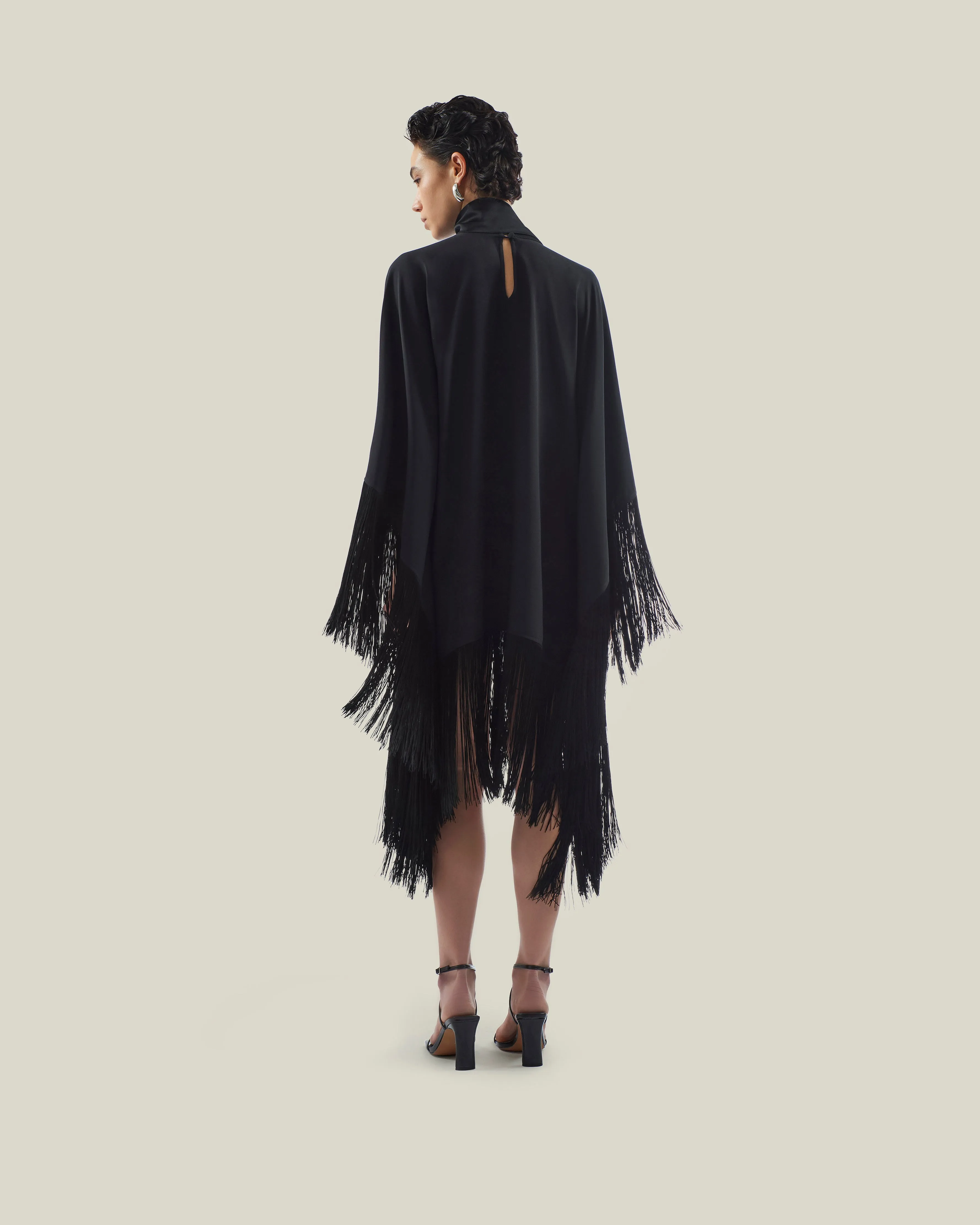 Piccolo Mrs Ross Kaftan in Black
