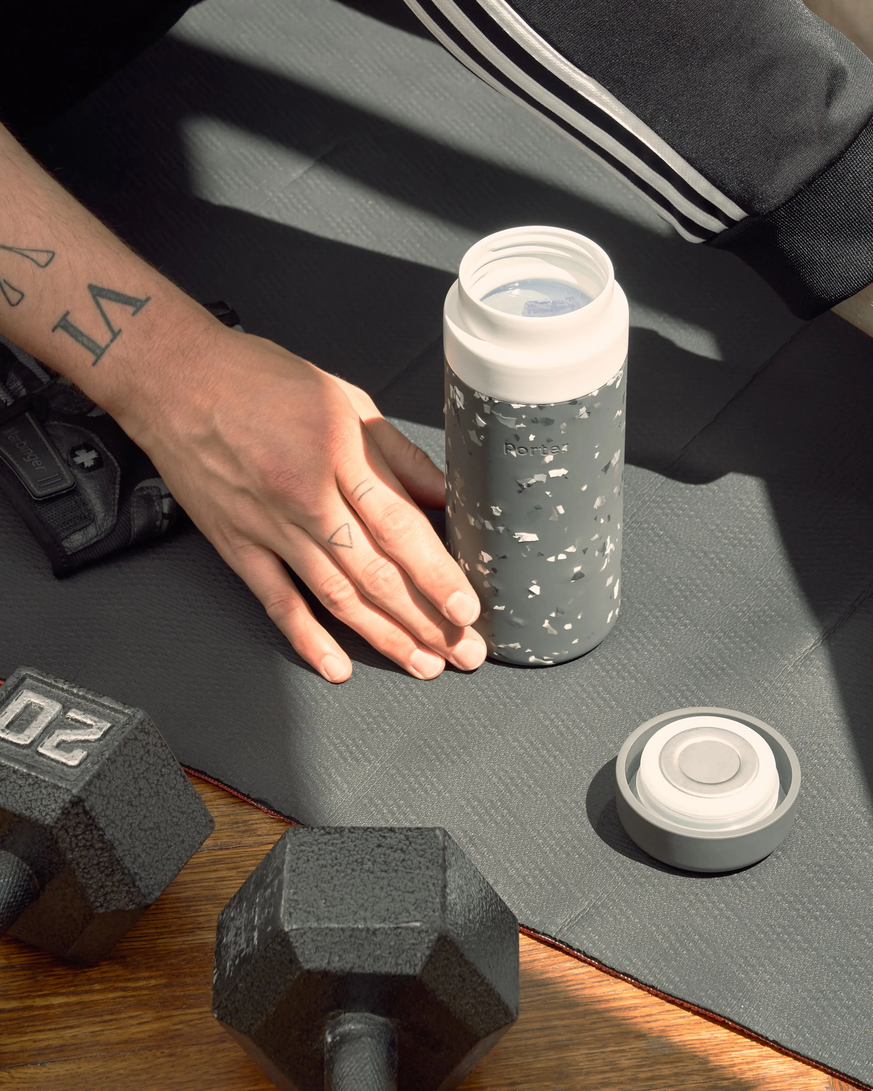 Porter Insulated Bottle 20oz - Terrazzo Charcoal